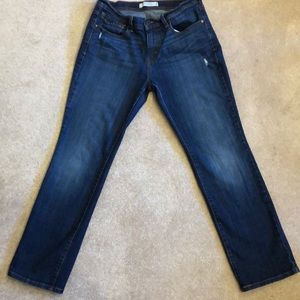 Sale! 🎉 Levi’s size 8 S/C women’s jeans
